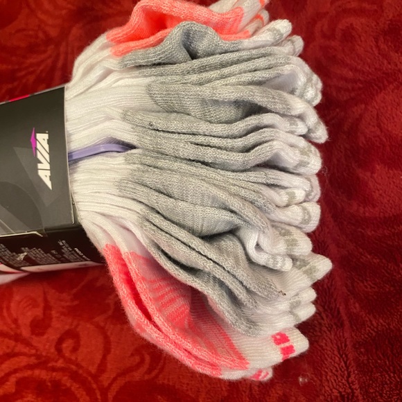 Women No Show Socks - Picture 5 of 6